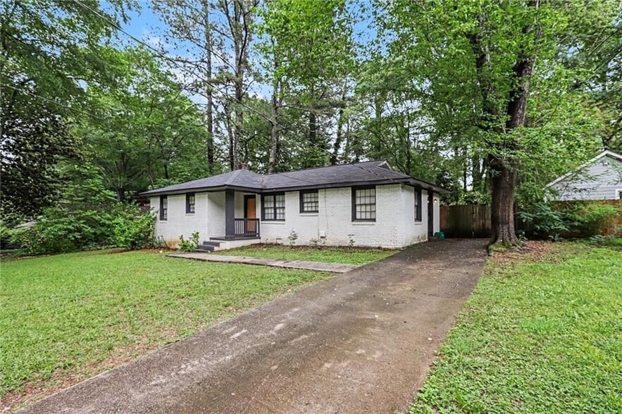Building Photo - 3743 Poplar Dr