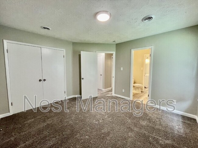 Building Photo - 6405 Lorell Ct