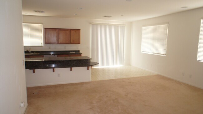 Building Photo - BEAUTIFUL 4 BEDROOM HOME IN GUARD GATED CO...