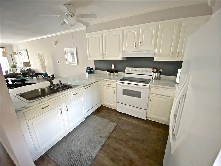 Building Photo - 200 Henlopen Sta