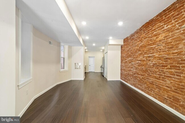 Building Photo - 4707 Sansom St