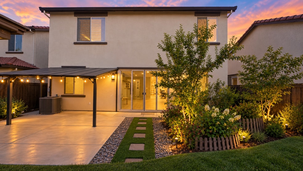 Building Photo - 12571 Aviston Way