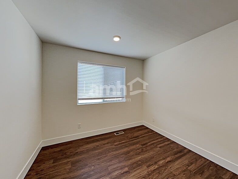 Building Photo - 12405 83rd Ave E