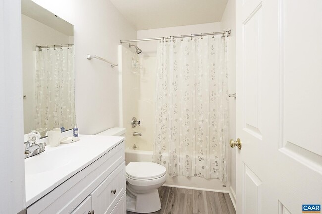 Building Photo - 11 Waterwheel Ct