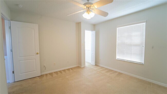 Building Photo - 2264 Hillshire Dr