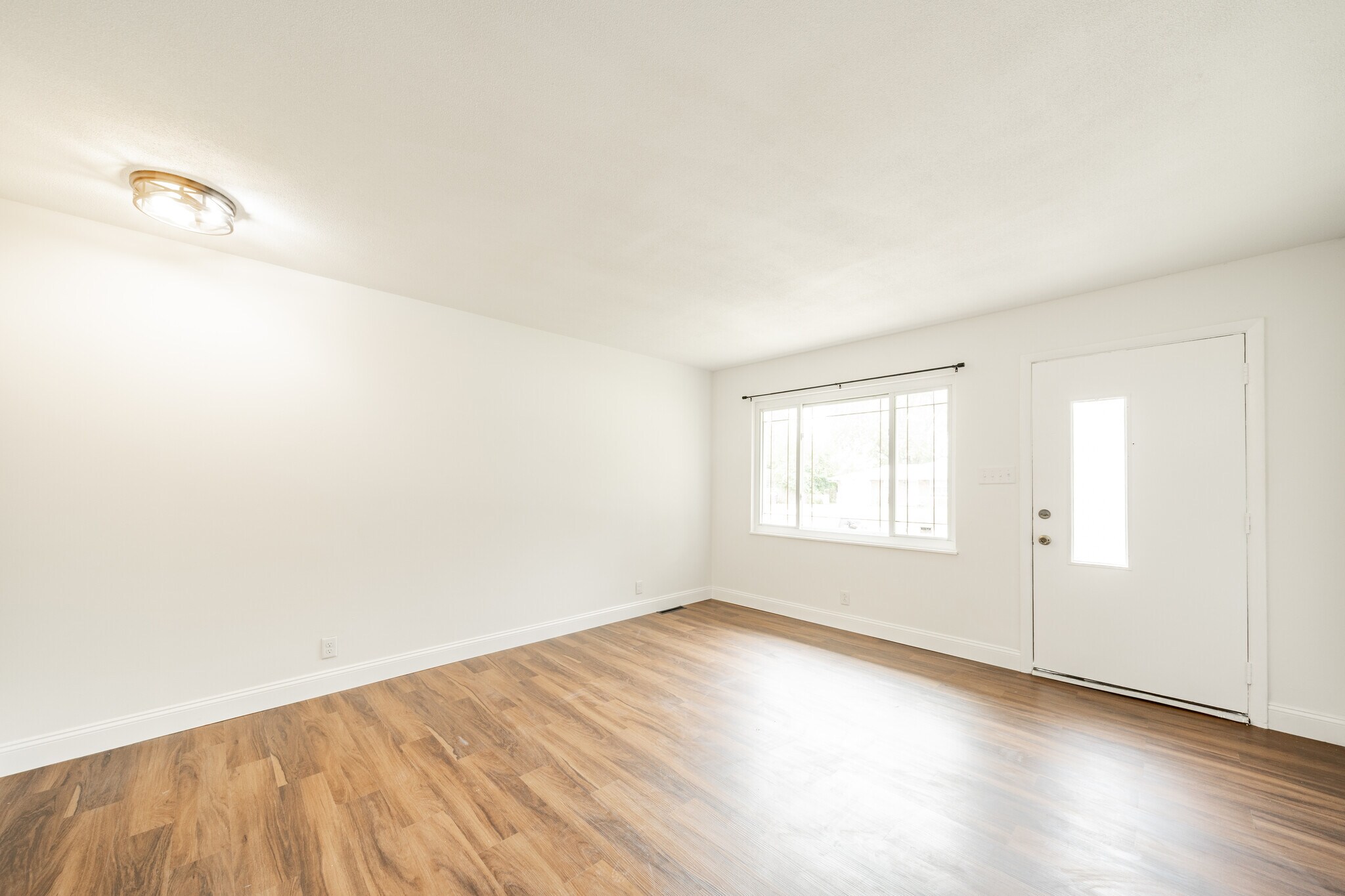 Building Photo - 7847 Southfield Dr