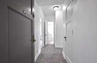 Building Photo - Legacy on Main