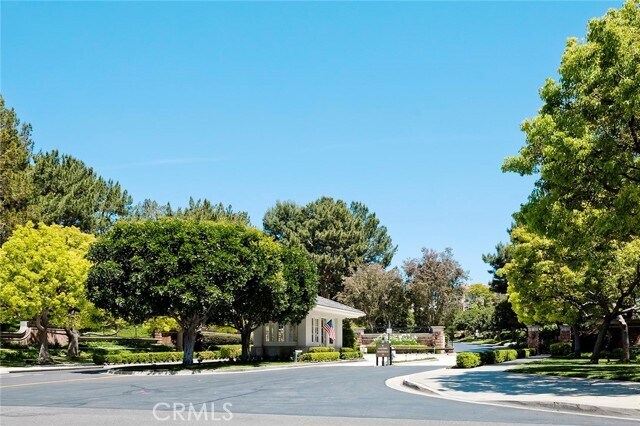 Building Photo - 19 Brigadier