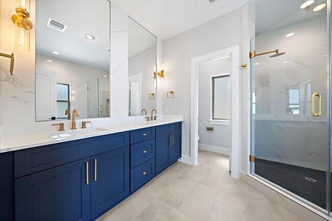 Building Photo - 8414 Vogue Ln