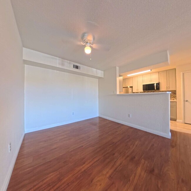 Building Photo - 2nd Level Specious One Bedroom Condo at Copper Sands!