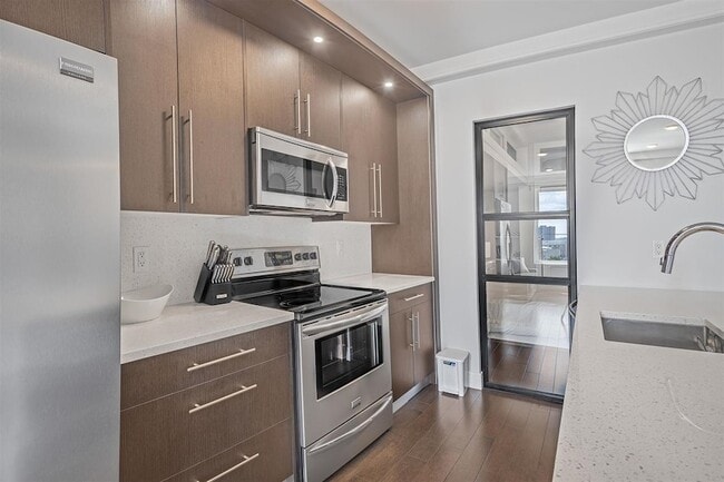 Building Photo - 6401 Park Ave