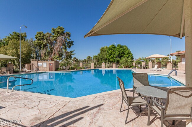 Building Photo - 7714 E Wilshire Dr