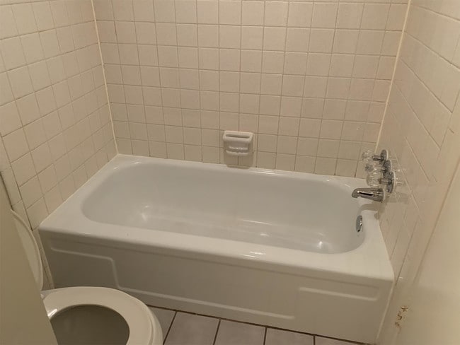 Building Photo - 6552 N Meridian Ave