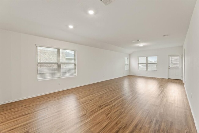 Building Photo - 6526 Teramo Ter