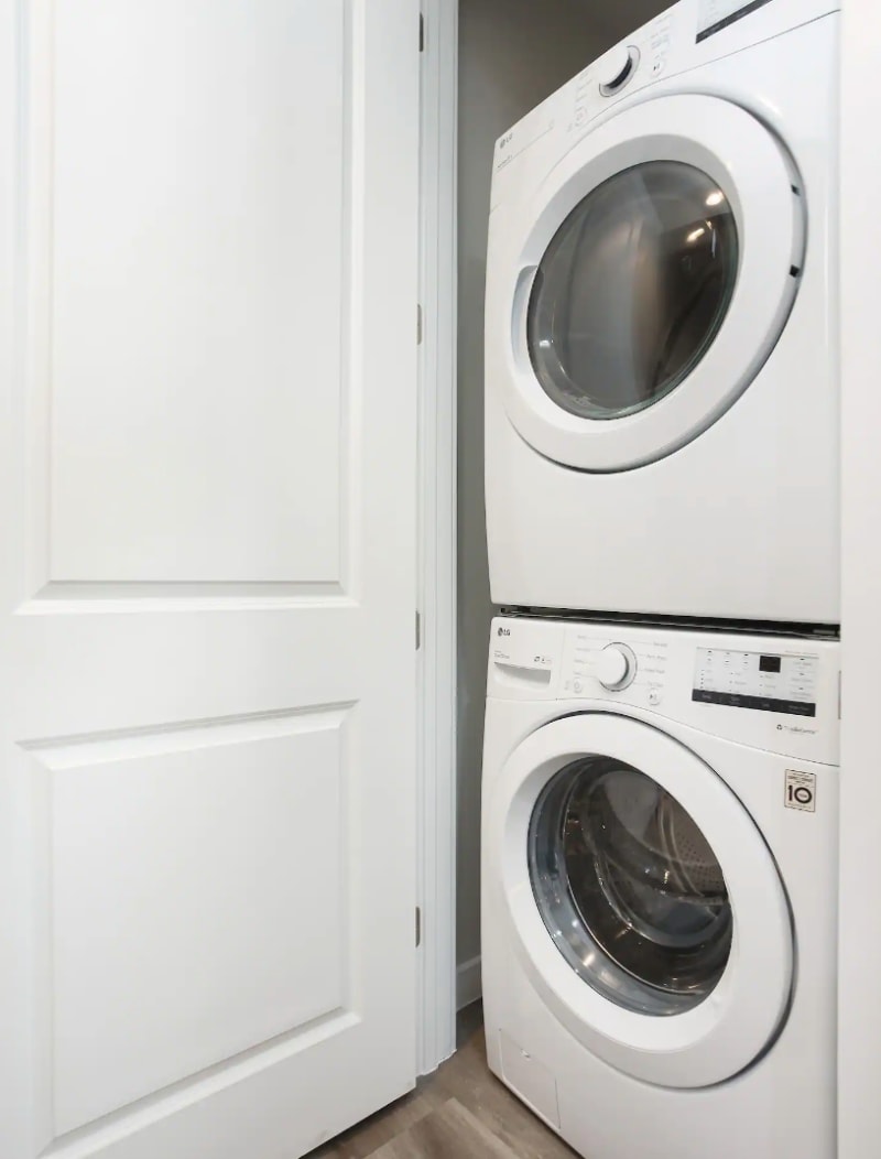 XL Capacity Washer/Dryer (Shared in Unit, 2nd Flr) - 850 E Erie Ave