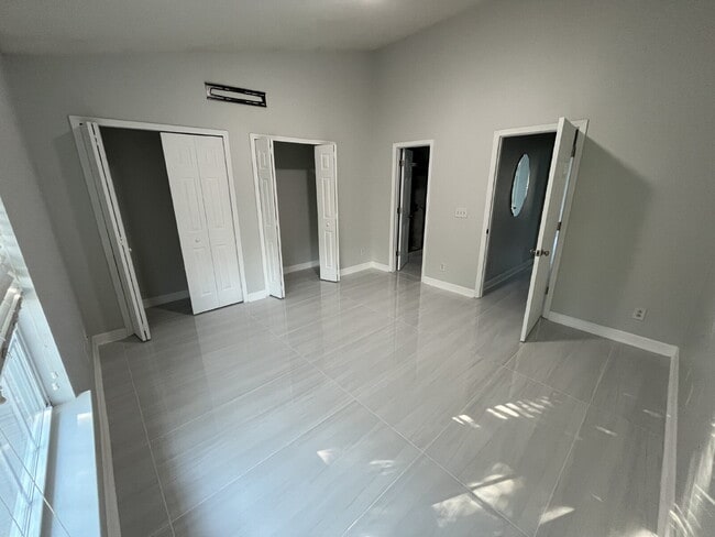 Building Photo - 606 Grasswren Way