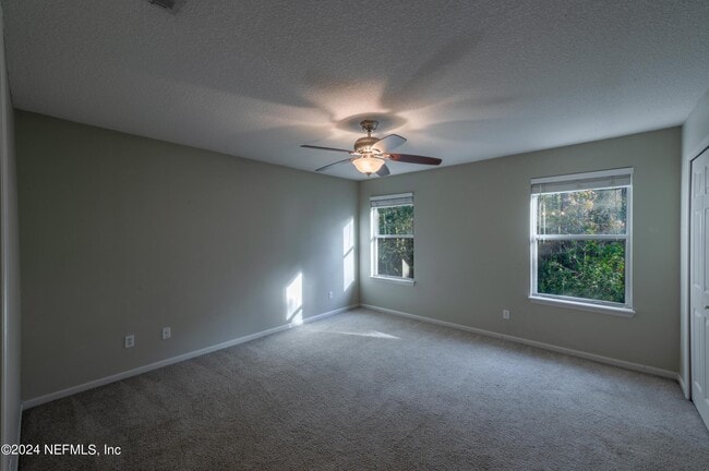 Building Photo - 807 Scrub Jay Dr