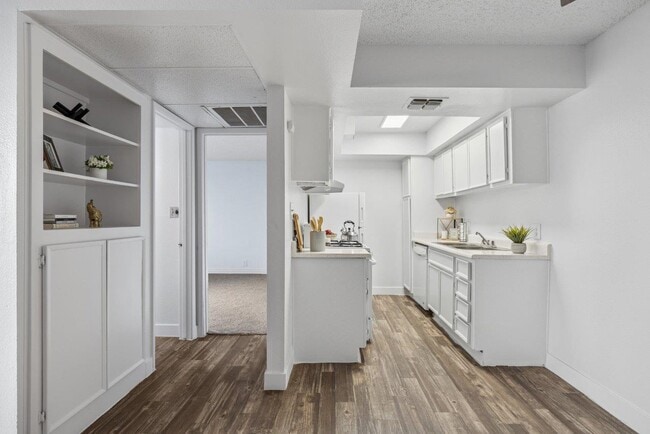 Building Photo - Madera at Metro