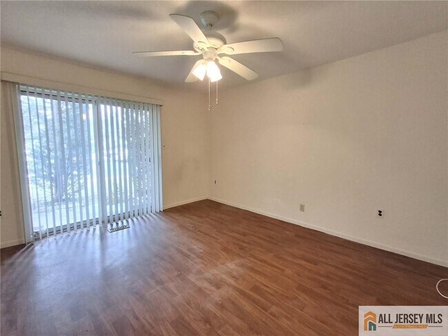 Building Photo - 9 Chatham Square