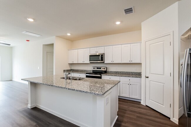 Building Photo - 27210 Clear Breeze Dr