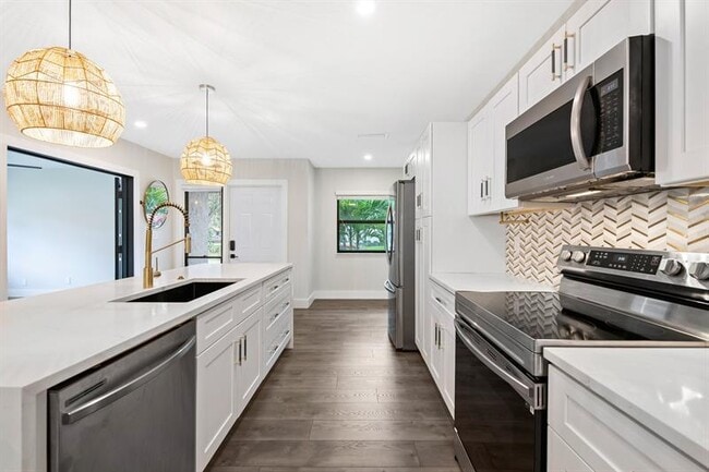 Building Photo - 3701 Arelia Dr