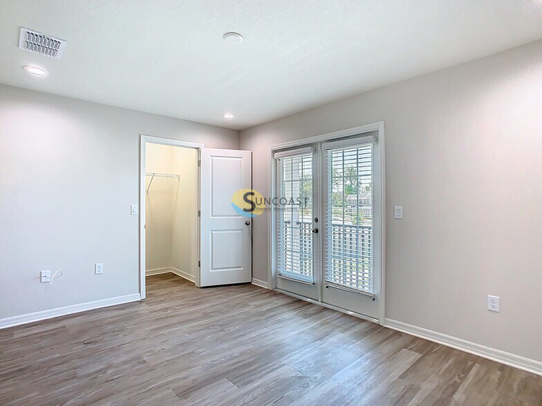 Building Photo - 3821 SW 43rd Ct