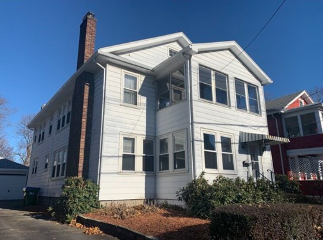 Building Photo - 35 Century St
