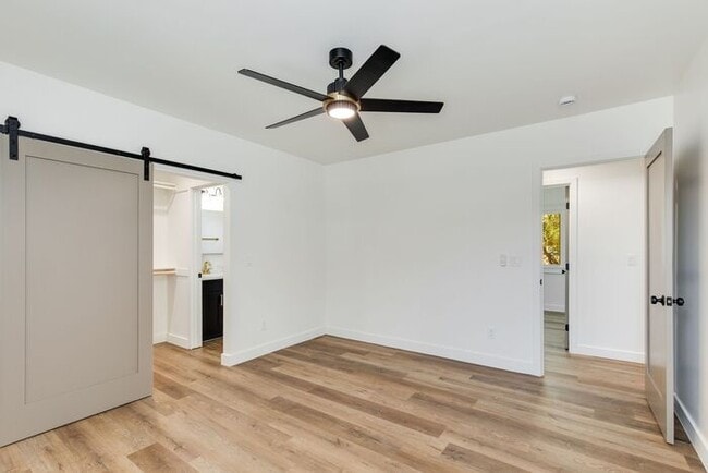 Building Photo - new remolded 3 bredroom 2 bathroom