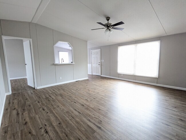 Building Photo - 329 Pine Hills Rd