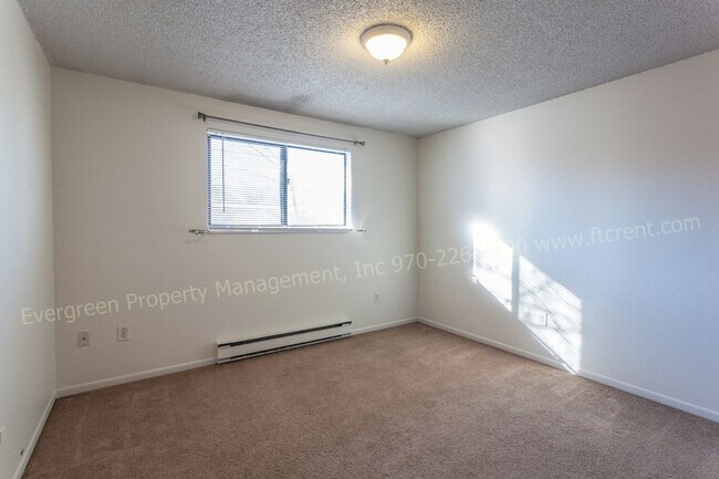 Building Photo - 1244 Maple St