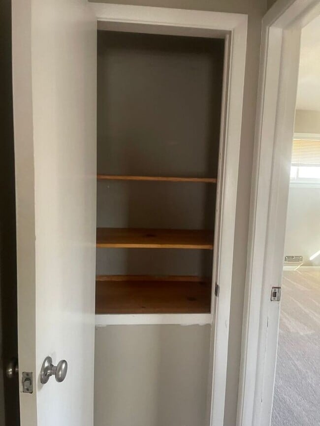 Building Photo - Luxury living at a great price!