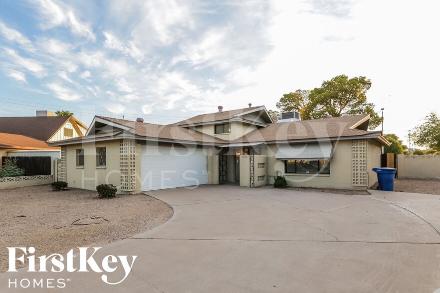 Building Photo - 4501 S Forest Ave