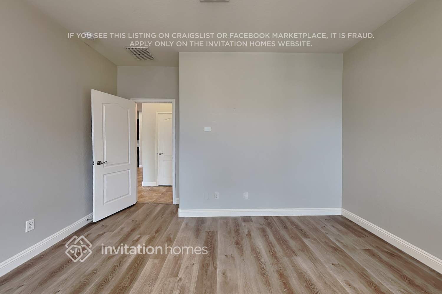 Building Photo - 1806 W Paisley Dr