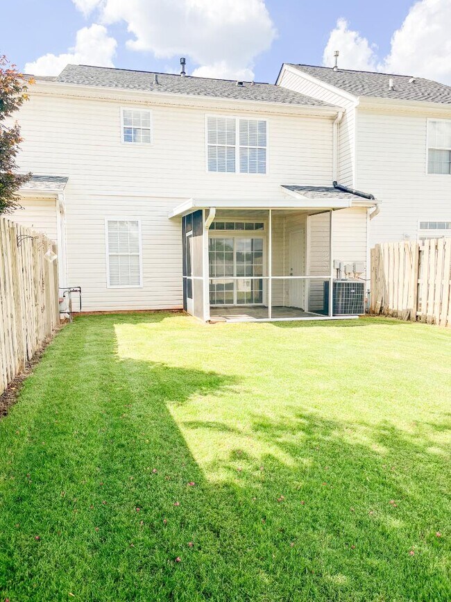 Building Photo - 128 Marshland Ln