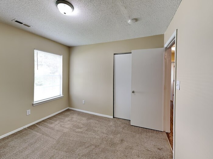Building Photo - 3059 Champion Ln SW