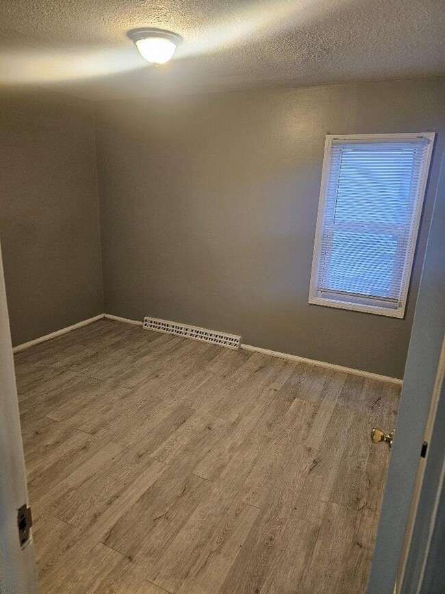 Building Photo - 18417 Glastonbury Rd