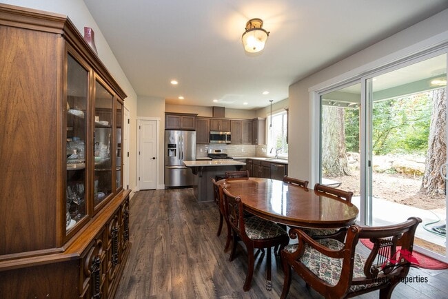 Building Photo - 20948 NE Wistful Vista Dr