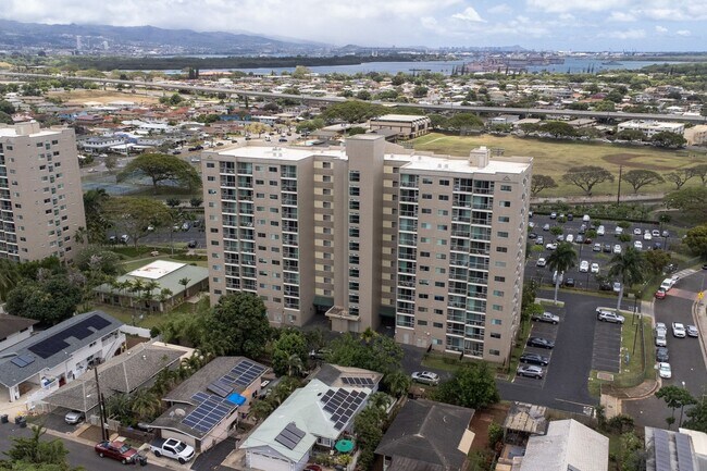 Building Photo - Plantation Town Apartments #112
