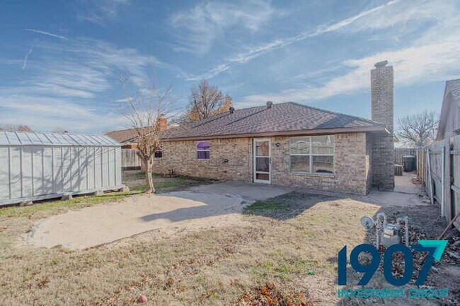 Building Photo - SPECIAL OFFER! Move In Now & Get 50% Off Your First & Second Month's Rent!  Spacious 5-Bedroom Ho...