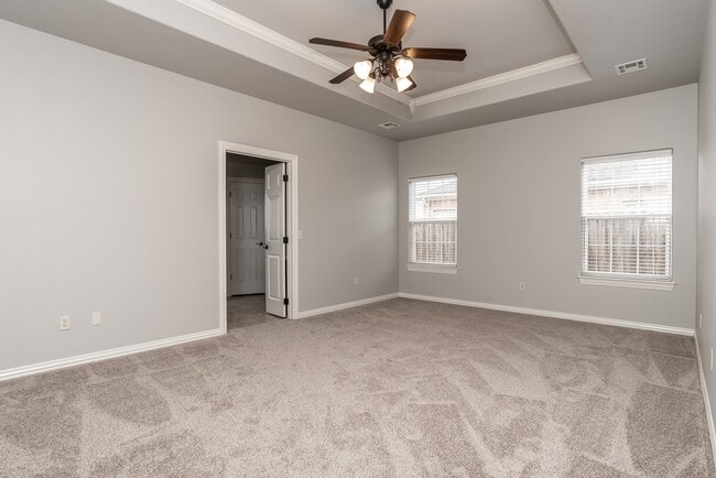 Building Photo - Bentonville Home! (March Move In)