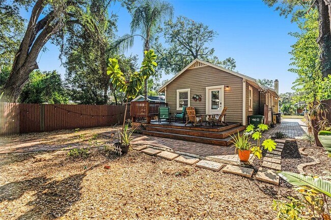 Building Photo - 1014 E Emma St