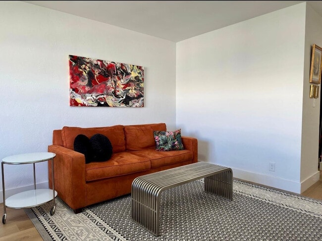 Building Photo - 299 SW 7th St