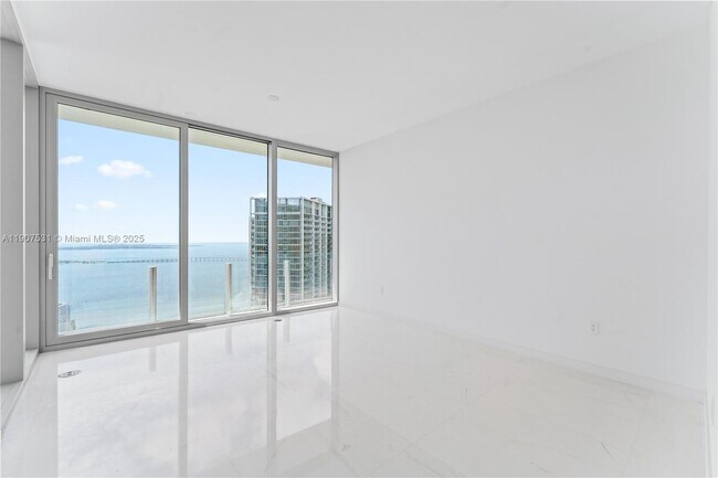Building Photo - 300 Biscayne Blvd Way