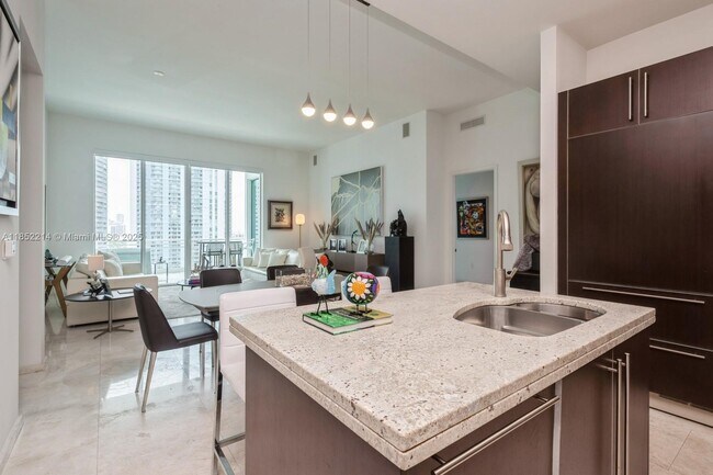 Building Photo - 900 Brickell Key Blvd