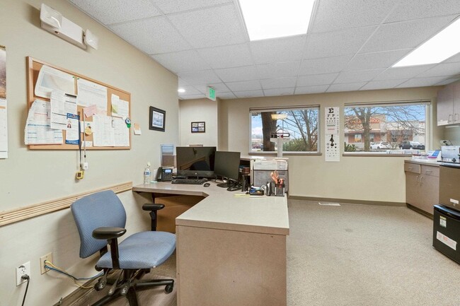 Building Photo - 107 E Holland Ave