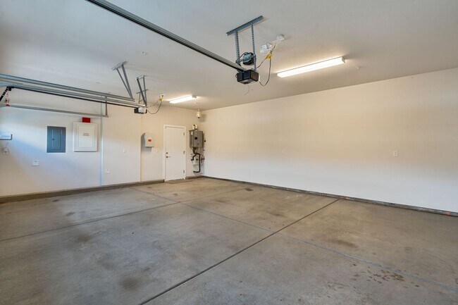 Building Photo - Beautiful Lincoln Home with Solar, 3-Car Garage & Trailer Parking!