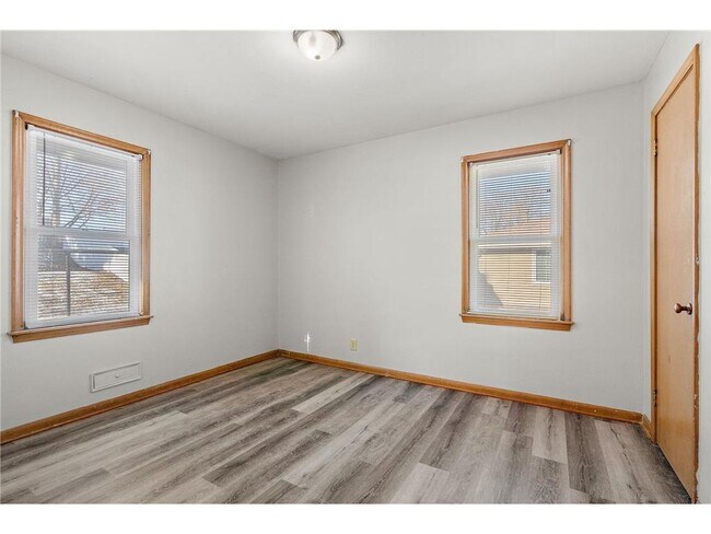 Building Photo - 7616 Xerxes Ave S