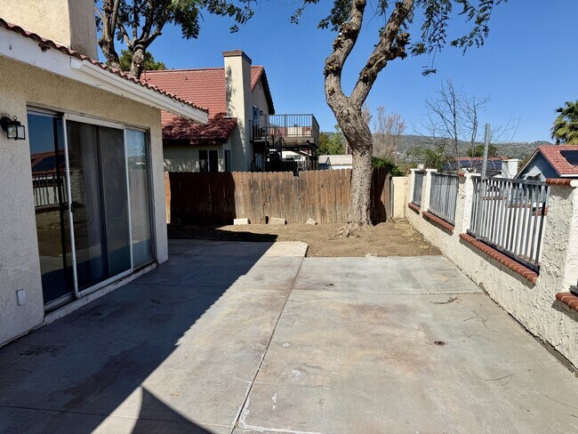 Building Photo - 15680 Shadow Mountain Ln