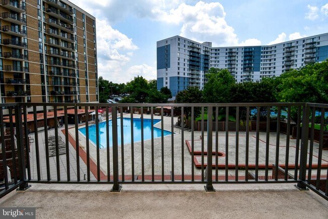 Building Photo - 6800 Fleetwood Rd