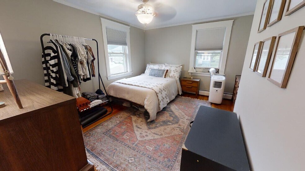 Building Photo - 11 Walnut St